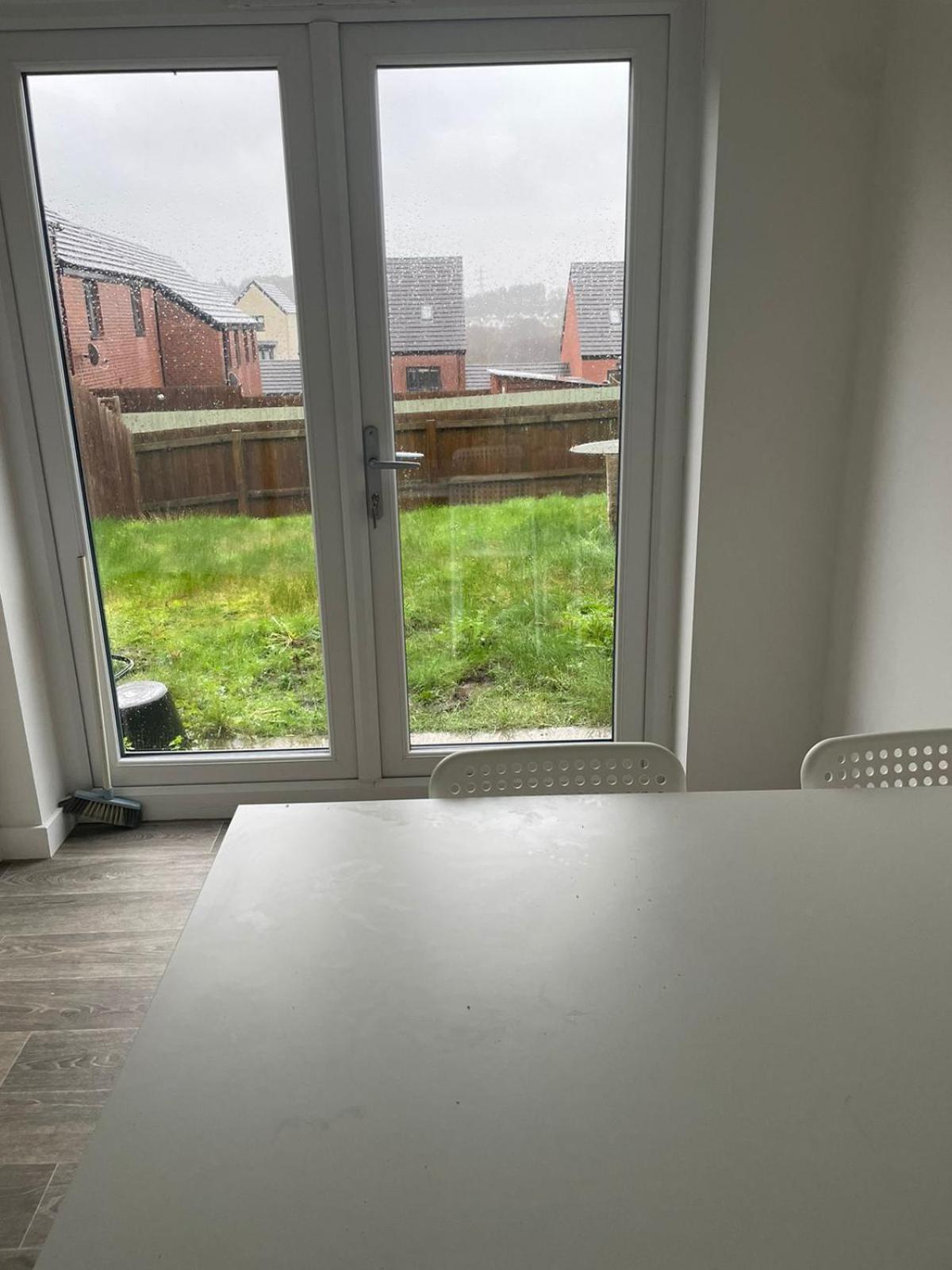 Village House St Mellons - Close To A48 And M4 Кардиф Екстериор снимка